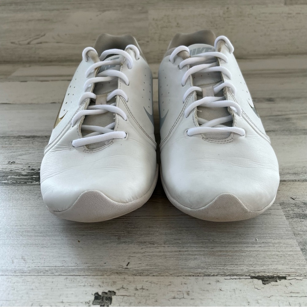 Nike Women’s Sport Lace up Cheer Shoes Size 10.5 Man Made Materials - Picture 4 of 9